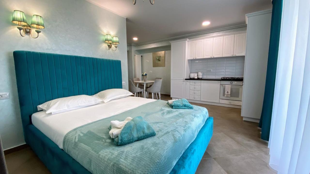 Appartement Myosotis Mamaia Studio By The Lake Extérieur photo