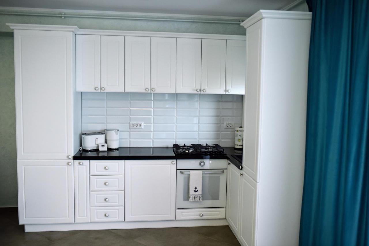 Appartement Myosotis Mamaia Studio By The Lake Extérieur photo