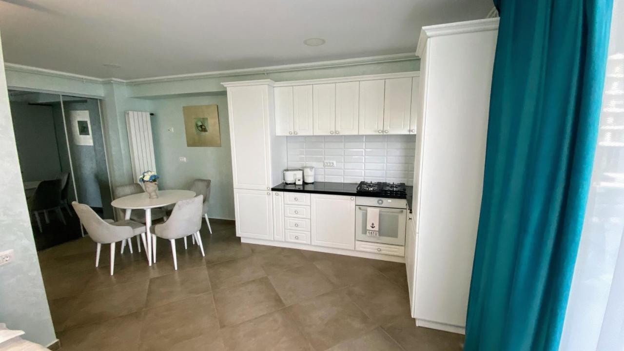 Appartement Myosotis Mamaia Studio By The Lake Extérieur photo