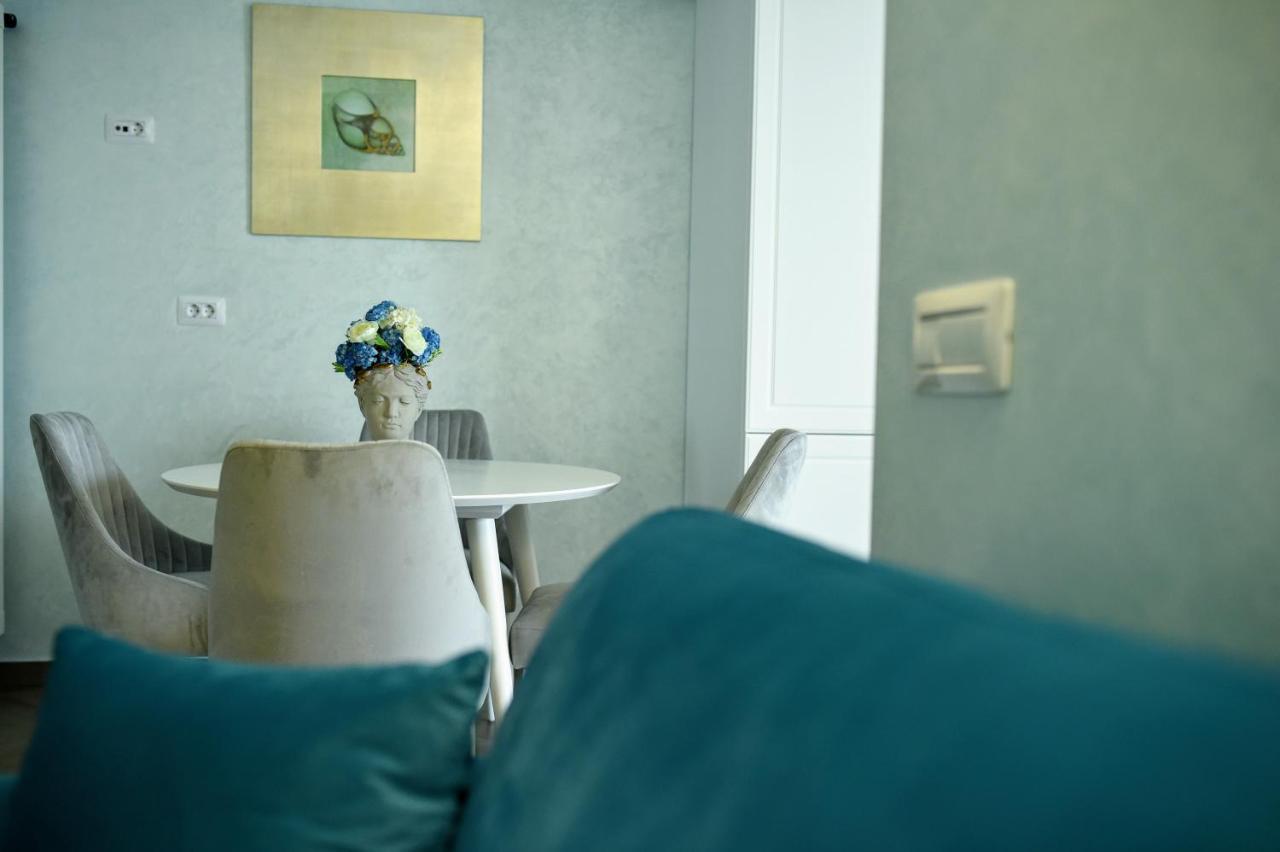 Appartement Myosotis Mamaia Studio By The Lake Extérieur photo