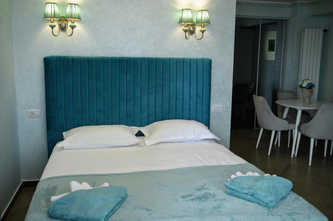Appartement Myosotis Mamaia Studio By The Lake Extérieur photo