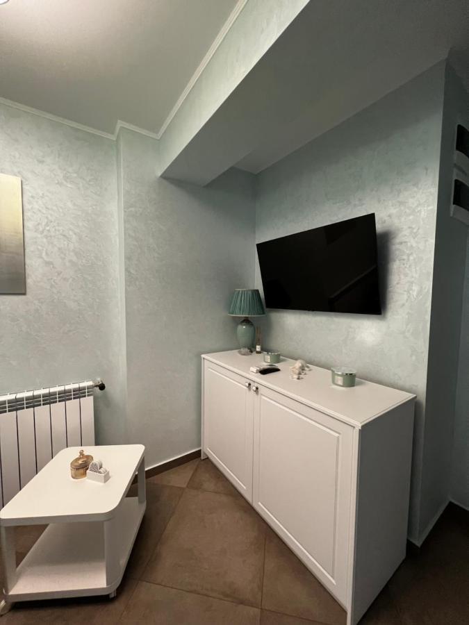 Appartement Myosotis Mamaia Studio By The Lake Extérieur photo